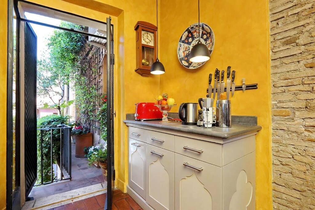 Spectacular Luxury Flat In Trastevere Rome Exterior photo